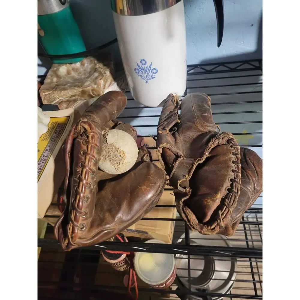 Vtg 1940s 50s Rawlings Playmaker and another vintage glove